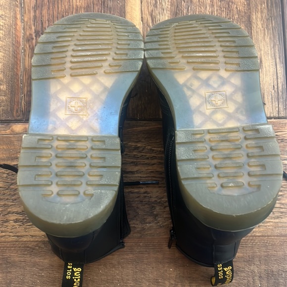 Dr. Martens Air Wave Boots kids size 4 - Picture 4 of 5